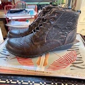 CLARKS Fianna Holly Chukka Boot Size 9.5